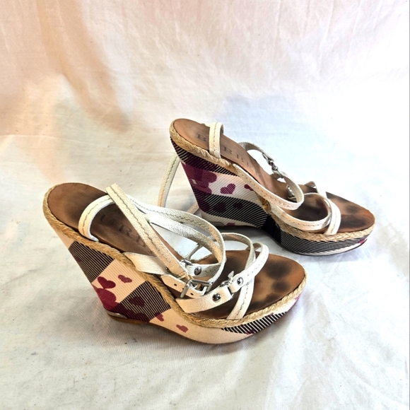 Burberry Women’s 37 Wedges Nova Check Hearts Platform Sandals Leather Straps - Picture 3 of 13